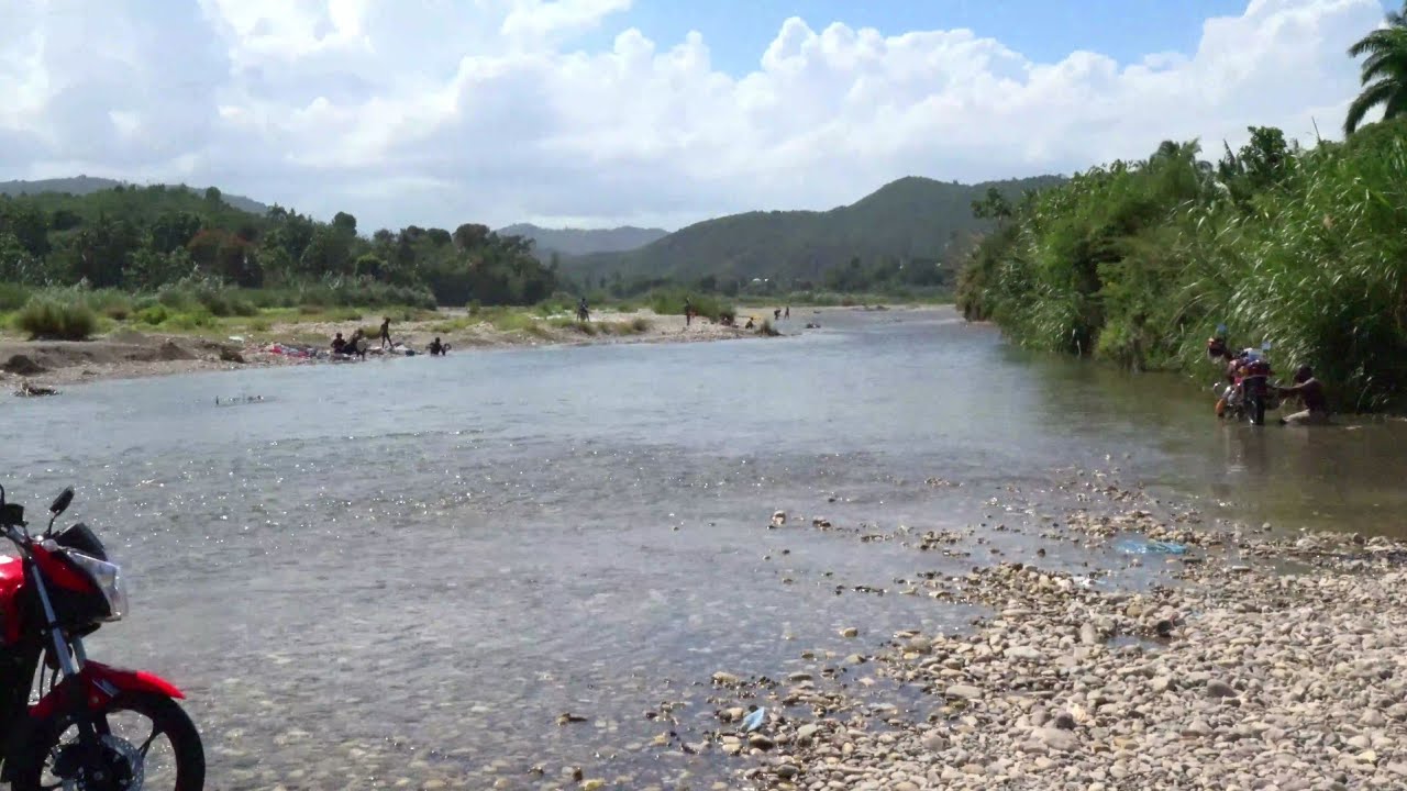 Route rurale en terre battue